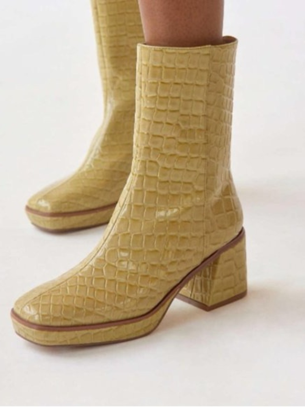 *URBAN OUTFITTERS* Olive Croc-Embossed Block Heel Ankle Boots Size 8
